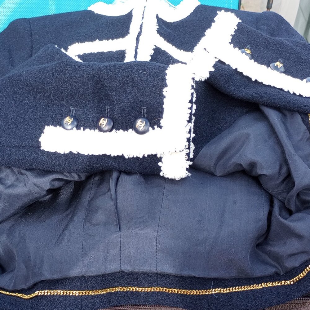 Chanel navy blue collarless jacket rare! - Picture 6 of 10